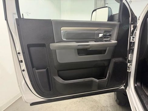 Used 2017 RAM 2500 Tradesman w/ Chrome Appearance Group image 8