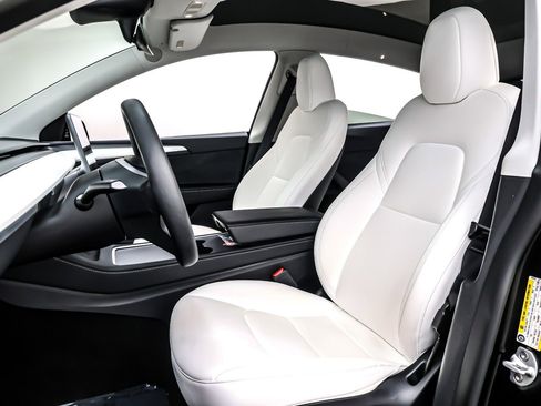 Used 2023 Tesla Model Y Long Range image 17