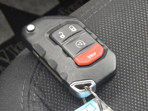 Used 2022 Jeep Wrangler Willys image 33