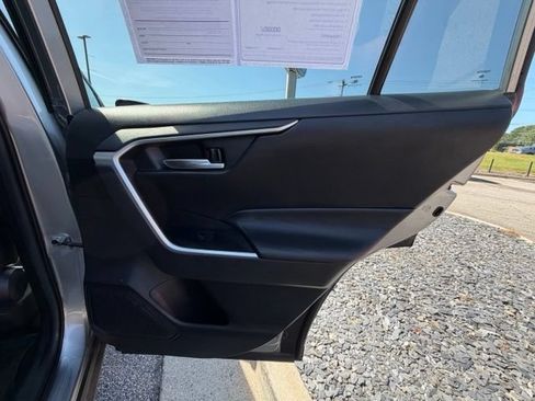 Used 2020 Toyota RAV4 XLE Premium FWD image 22