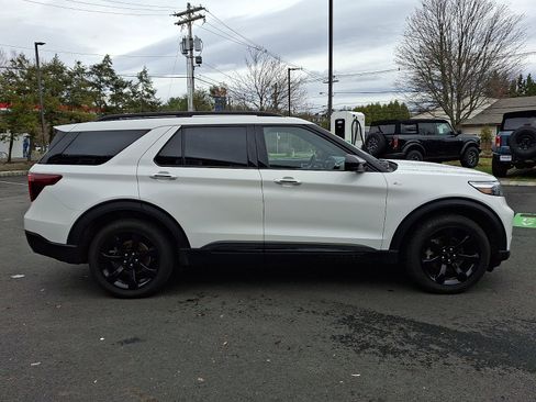 Certified 2023 Ford Explorer ST-Line w/ Class IV Trailer Tow Package AWD/4WD image 4