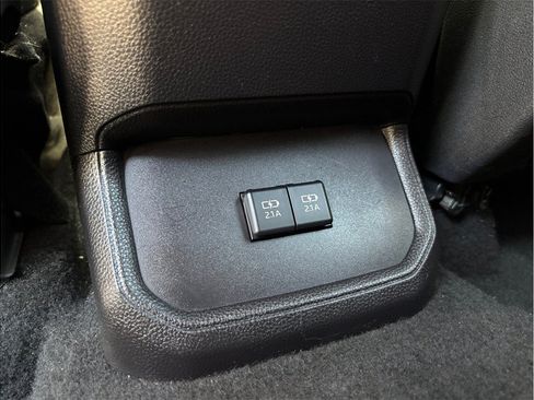 Used 2021 Toyota Highlander XSE FWD image 39
