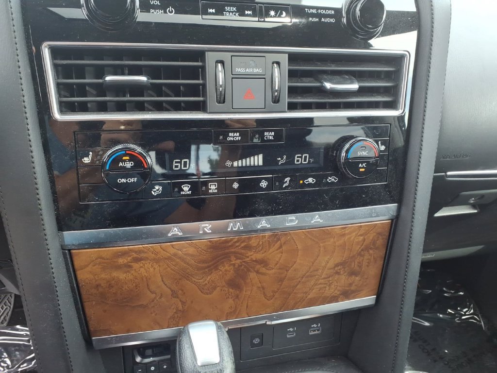 Used 2024 Nissan Armada SL AWD/4WD image 11