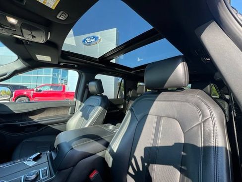 Used 2019 Ford Expedition Limited w/ Special Edition Package AWD/4WD image 20