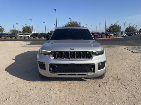 Used 2023 Jeep Grand Cherokee Overland w/ Adv Protech Group III AWD/4WD image 8