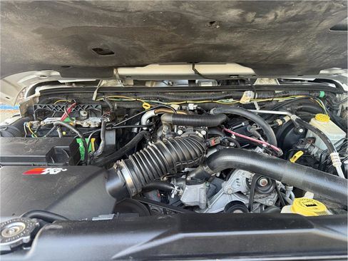 Used 2007 Jeep Wrangler Sahara w/ Dual Top Group image 13