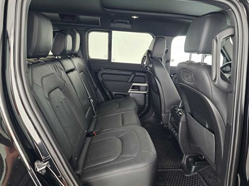 Used 2022 Land Rover Defender 110 S AWD/4WD image 12