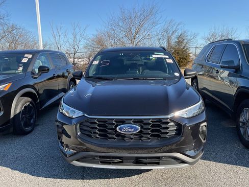 Used 2025 Ford Escape ST-Line image 3