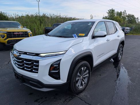 Used 2025 Chevrolet Equinox LT AWD/4WD image 4