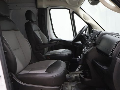 Used 2025 RAM ProMaster 2500 w/ Convenience Group FWD image 11