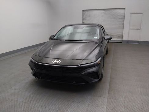 Used 2024 Hyundai Elantra SE image 15