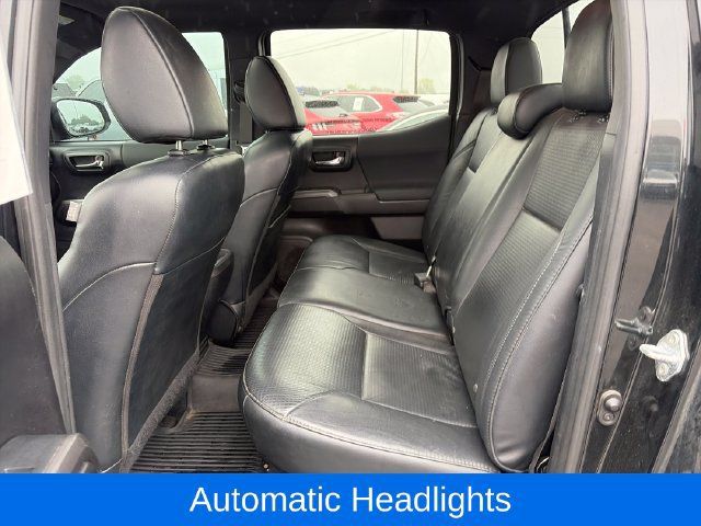 Used 2021 Toyota Tacoma TRD Off-Road w/ TRD Premium Off Road Package AWD/4WD image 26
