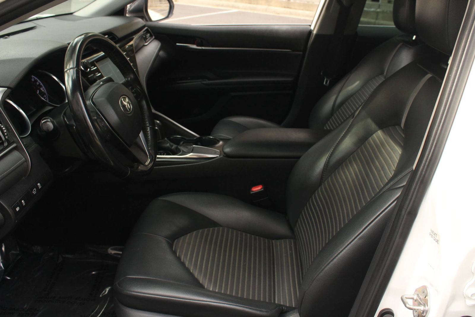Used 2019 Toyota Camry SE FWD image 14