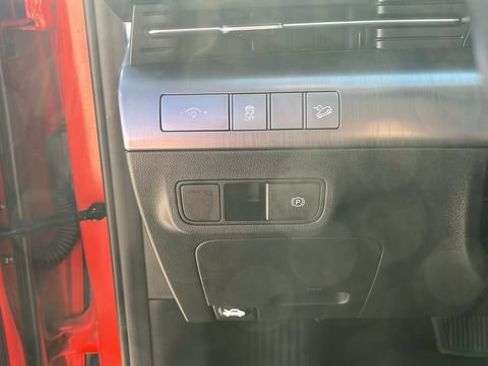 Used 2024 Hyundai Kona SEL FWD image 8