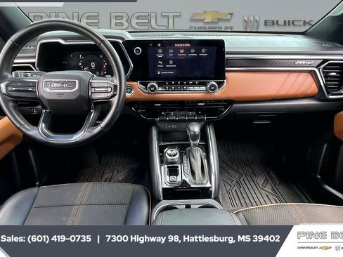 Used 2023 GMC Canyon AT4 w/ Technology Package AWD/4WD image 14
