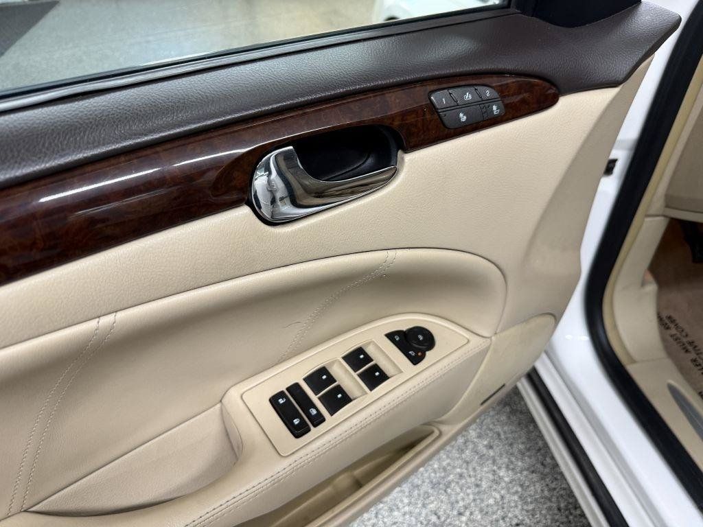 Used 2010 Buick Lucerne CXL FWD image 24