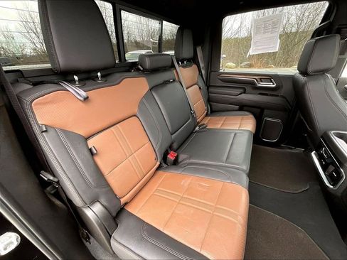 Used 2024 Chevrolet Silverado 2500 High Country w/ High Country Premium Package image 15