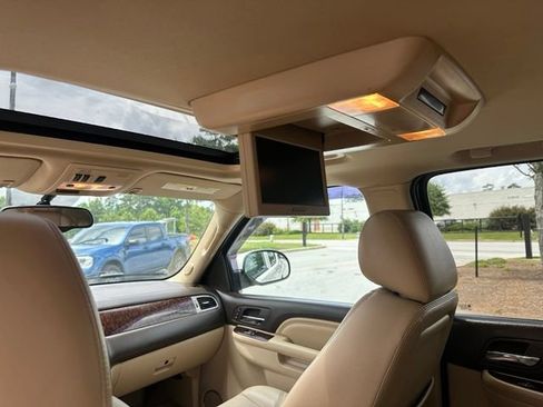 Used 2013 GMC Yukon Denali RWD image 15