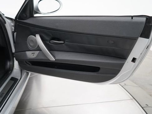 Used 2003 BMW Z4 2.5i image 49