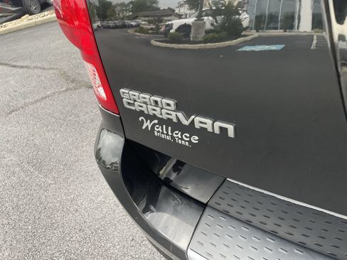 Used 2020 Dodge Grand Caravan SXT FWD image 7
