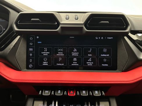 Used 2025 Lamborghini Urus SE image 36