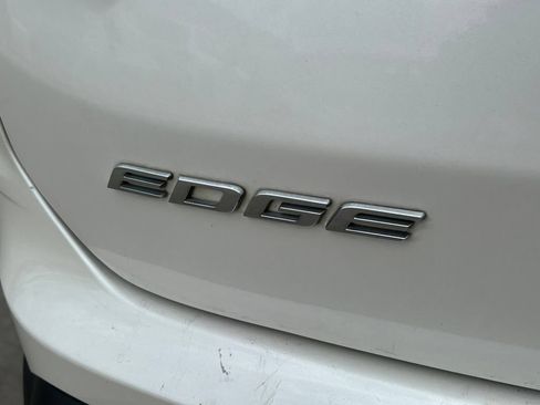Used 2019 Ford Edge SEL w/ Equipment Group 201A FWD image 12