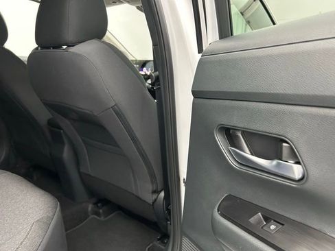 Used 2025 Nissan Kicks SV image 30