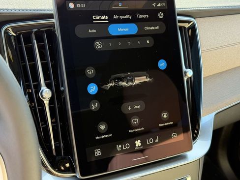 New 2026 Volvo XC90 B6 Plus image 21