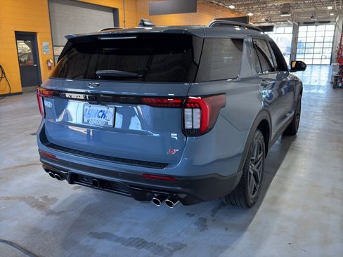 Used 2025 Ford Explorer ST image 50