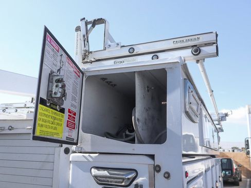 Used 2013 Ford F550 2WD Regular Cab Super Duty w/ Payload Upgrade Pkg image 9