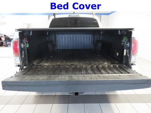 Used 2023 Toyota Tacoma TRD Off-Road w/ Technology Package AWD/4WD image 29