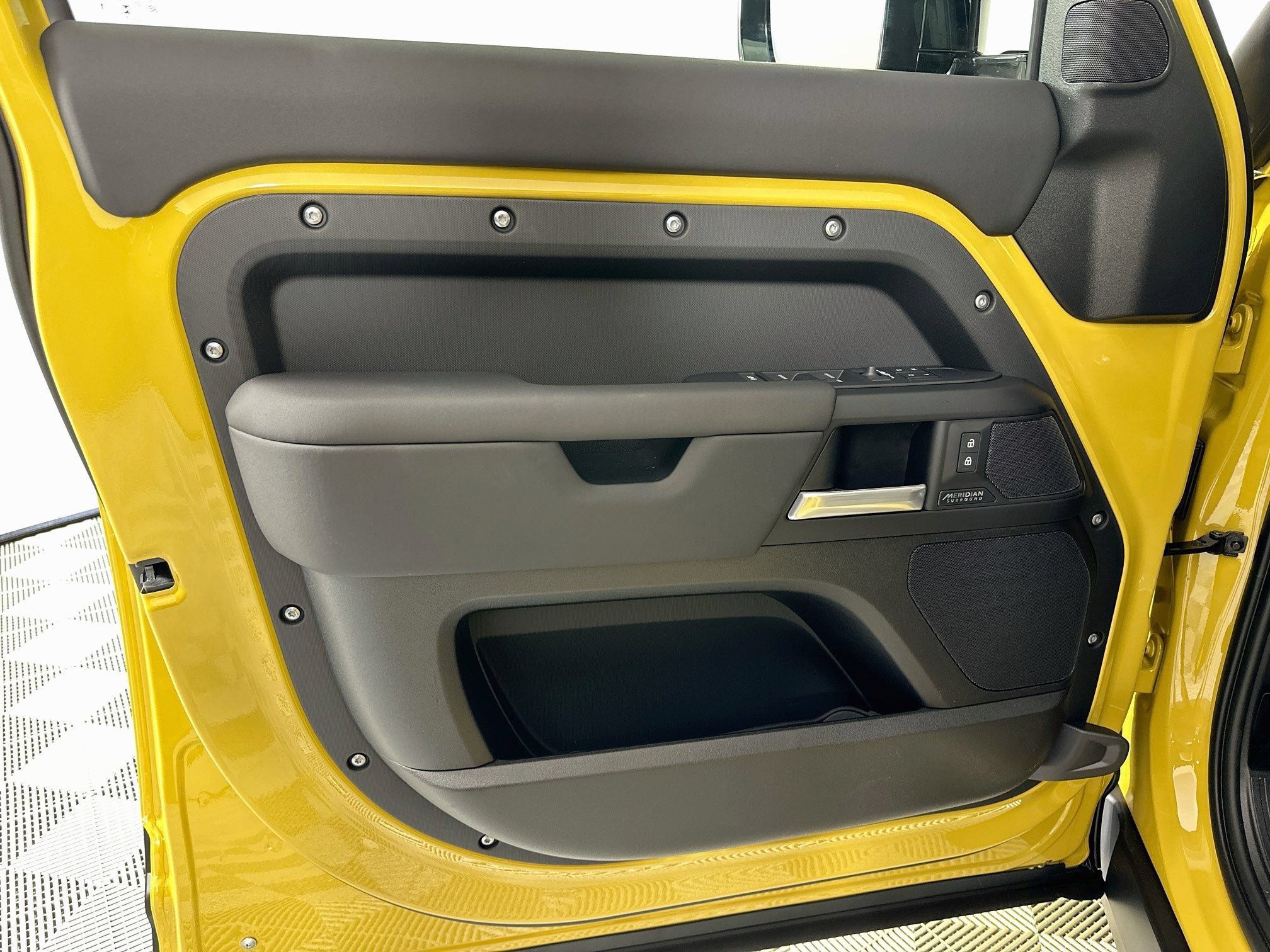 New 2026 Land Rover Defender 110 AWD/4WD image 14