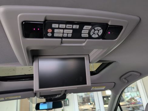 Used 2018 Honda Pilot Elite image 40