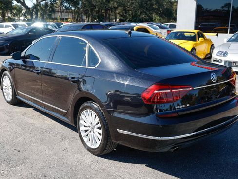 Used 2017 Volkswagen Passat 1.8T SE image 5