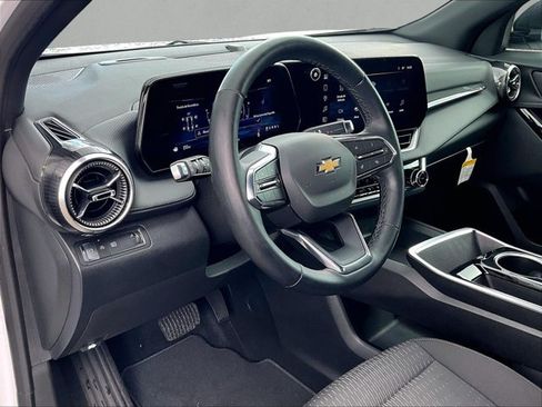 Used 2025 Chevrolet Equinox LT w/ Safety and Technology Package FWD image 14