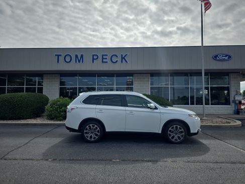 Used 2015 Mitsubishi Outlander GT AWD/4WD image 6