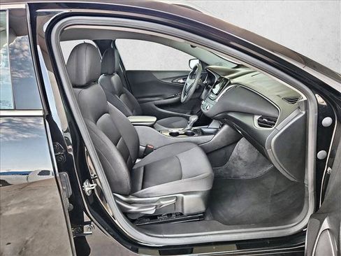 Used 2025 Chevrolet Malibu LT FWD image 19