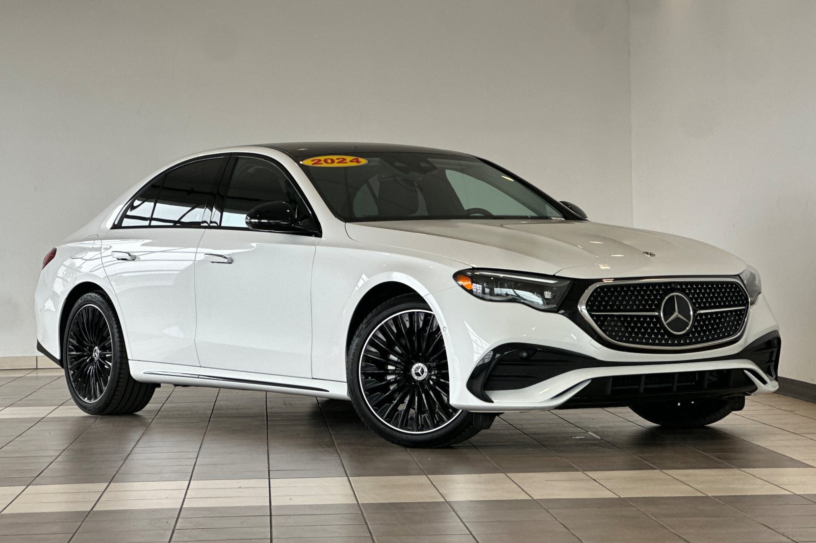 Used 2024 Mercedes-Benz E 350 4MATIC Sedan image 2