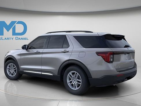 Used 2025 Ford Explorer Active image 9