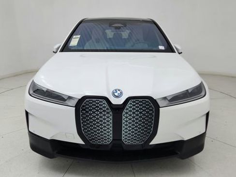 Used 2025 BMW iX xDrive50 w/ Convenience Package image 2