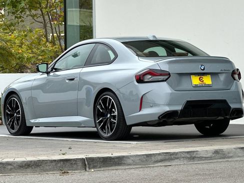 Used 2025 BMW M240i Coupe RWD image 5