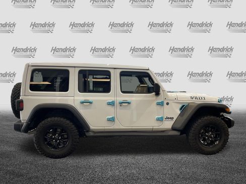 Used 2024 Jeep Wrangler Unlimited AWD/4WD image 11