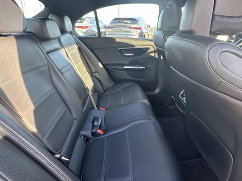 Used 2024 Mercedes-Benz C 300 Sedan image 9