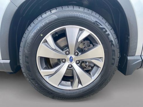 Used 2021 Subaru Ascent Premium w/ Convenience Package AWD/4WD image 9