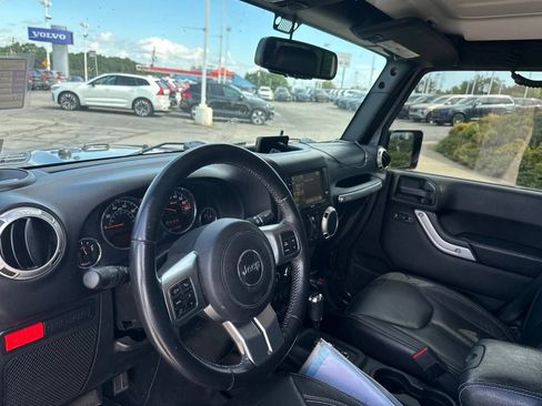 Used 2016 Jeep Wrangler Unlimited Rubicon AWD/4WD image 14
