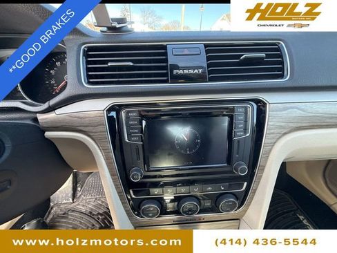 Used 2018 Volkswagen Passat 2.0T SE image 11