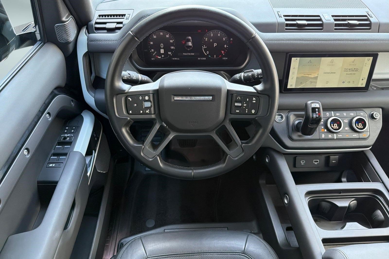 Used 2024 Land Rover Defender 110 SE AWD/4WD image 31