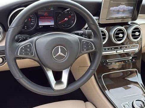 Used 2019 Mercedes-Benz GLC 350e GLC 350e image 25