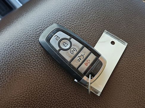 Used 2019 Ford F150 Lariat image 19