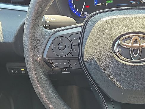 Used 2020 Toyota Corolla LE FWD image 19